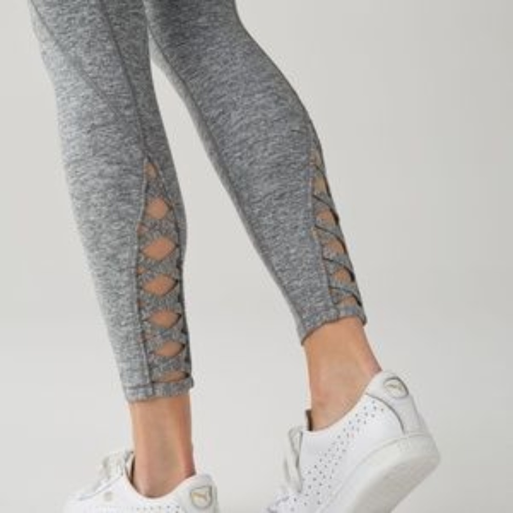 Lululemon Pure Practice Heathered Slate Size 4